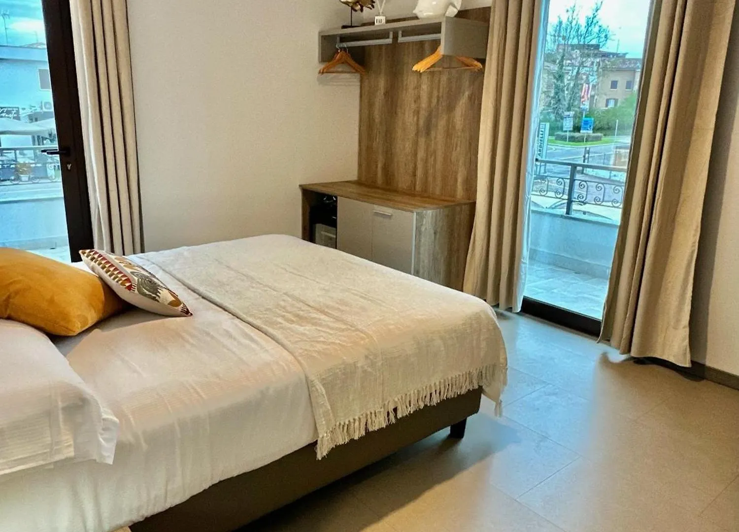 Civico 29 Rooms Peschiera del Garda 0*,  Italy
